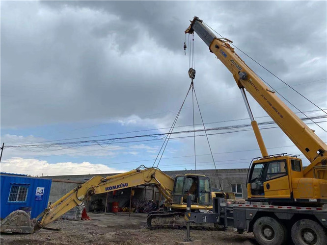 八宿县25吨吊车的工作半径是多少？